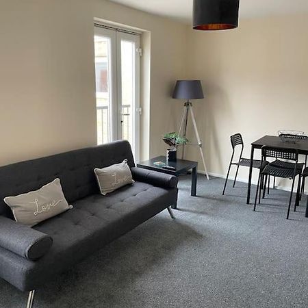 Lovely 1 Bedroom Studio Apartment - Merthyr Tydfil Exterior photo
