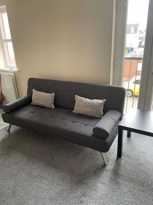 Lovely 1 Bedroom Studio Apartment - Merthyr Tydfil Exterior photo
