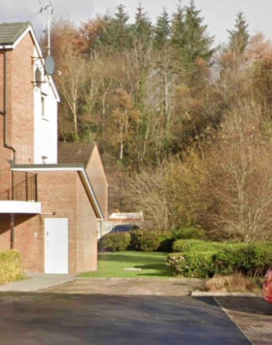 Lovely 1 Bedroom Studio Apartment - Merthyr Tydfil Exterior photo